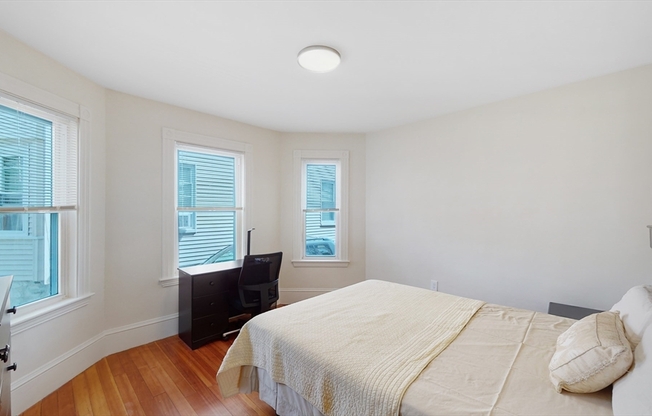 5 CHESTER AVE