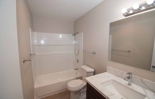 2 beds, 1 bath, $1,975, Unit 4960-01