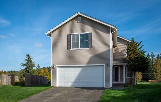 Spacious and Beautifully Updated 3 Bed 2.5 Bath Renton Home!