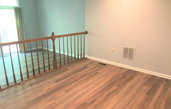 Updated Townhome Close to METRO