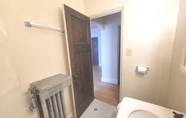 1 bed, 1 bath, $1,045, Unit 208