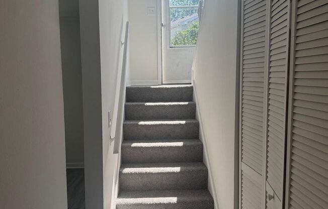 3 beds, 1 bath, 1,000 sqft, $1,800, Unit 145HS