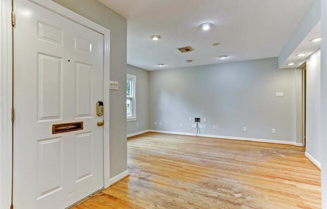 1717 VIKING DR
