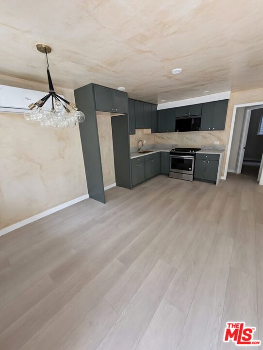 4327 LANKERSHIM BLVD