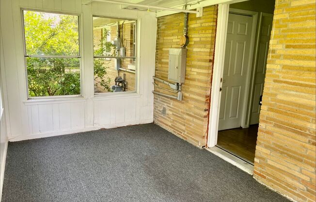 2 beds, 1 bath, $1,874