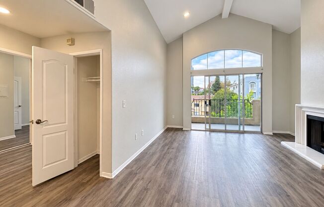 3 beds, 2 baths, 1,125 sqft, $3,598, Unit 301