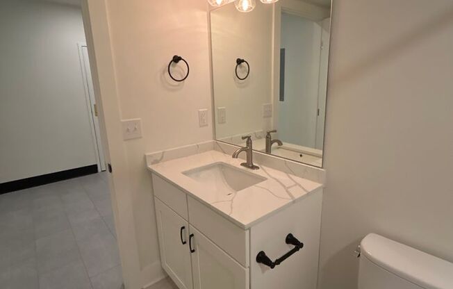 1 bed, 1 bath, 544 sqft, $1,050, Unit Unit B07