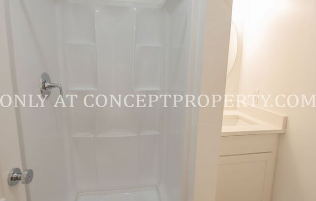 2 beds, 2 baths, 833 sqft, $1,399, Unit 112- (43)