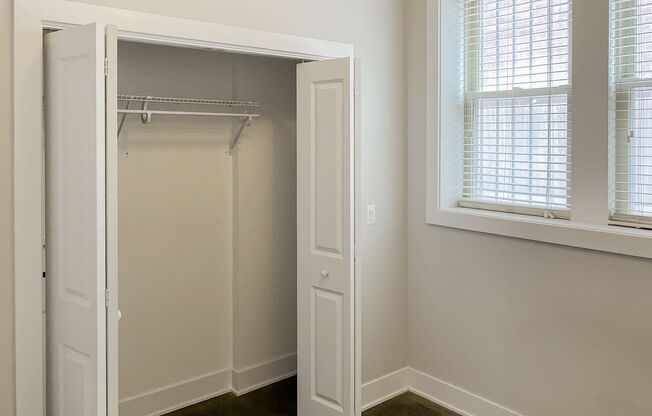 1 bed, 1 bath, 673 sqft, $2,050, Unit 3915-GS