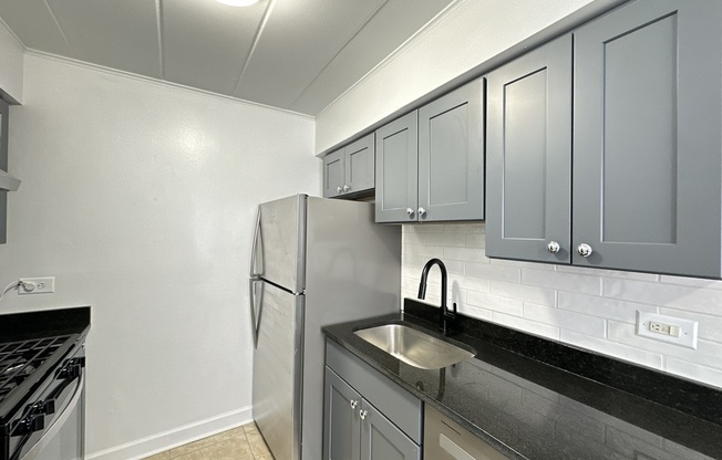 3808 810 25 AVE