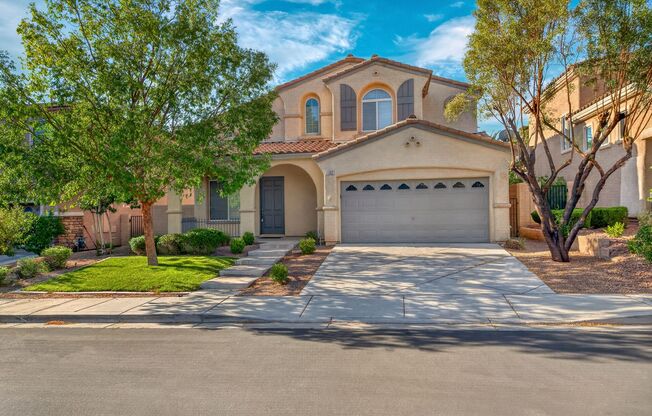 *NO CARPET* MOVE-IN READY 3-BEDROOM HOME IN SUMMERLIN GATED COMMUNITY!