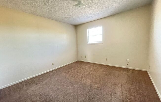 2 beds, 1 bath, $700