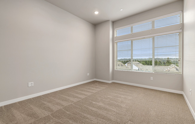 3 beds, 3.5 baths, $3,700, Unit 4