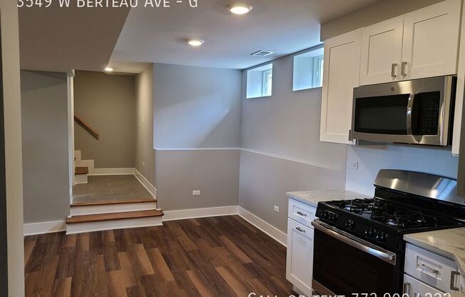 3549 W BERTEAU AVE