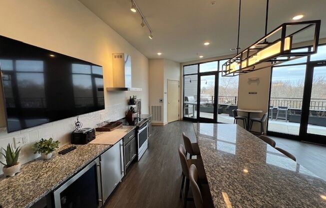1 bed, 1 bath, 789 sqft, $1,750, Unit 307