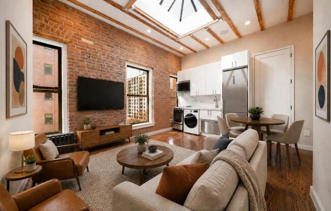 53 E 7 ST