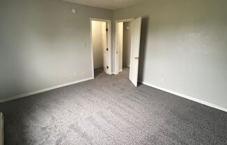 2 beds, 1 bath, $1,100