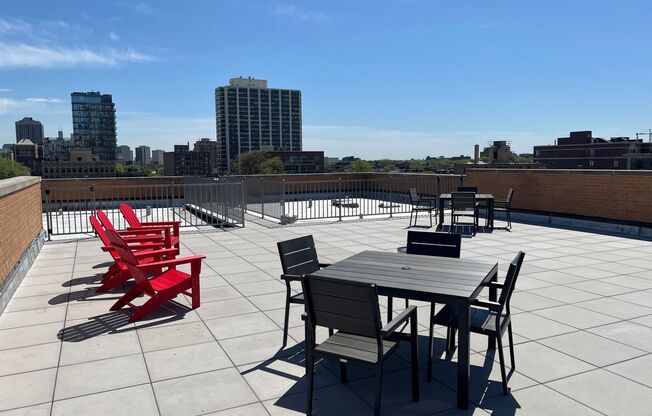 1 bed, 1 bath, 700 sqft, $1,945, Unit 429-102