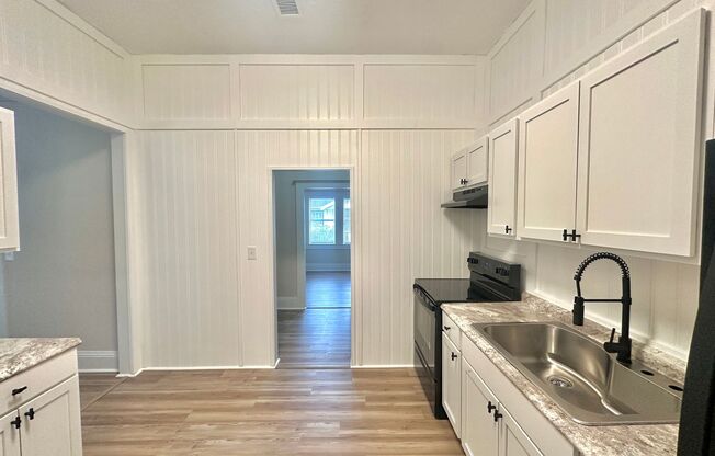 3 beds, 2 baths, 1,100 sqft, $1,850, Unit 639 NE 6th Street