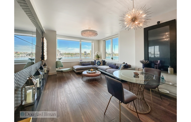 2 beds, 1 bath, 940 sqft, $6,500, Unit 11K