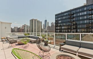 1325 N Wells Apartments