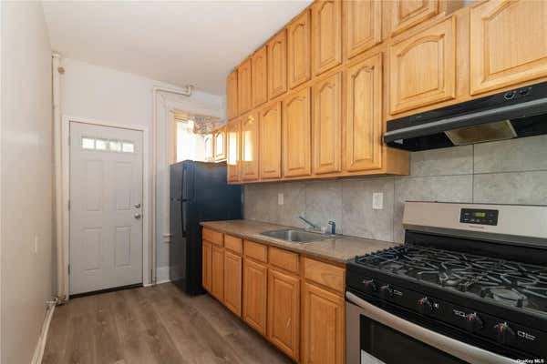 3 beds, 2 baths, $3,777