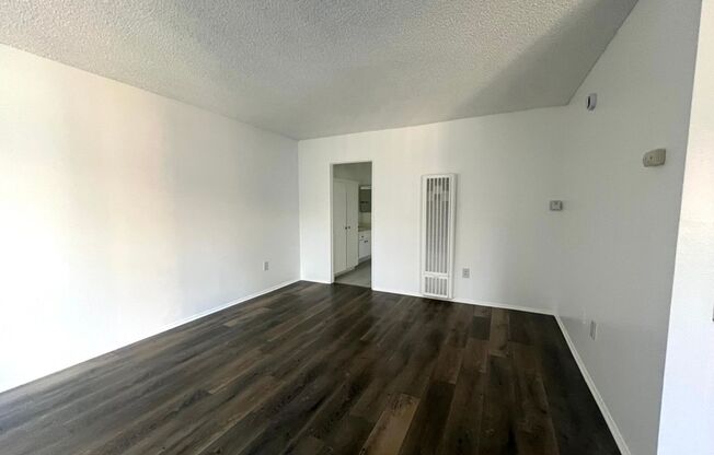 1 bed, 1 bath, $1,900, Unit Unit 202