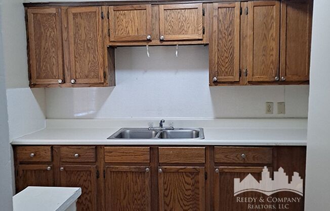 Welcome to 1740 Brown Ave, a charming duplex located in the vibrant city of Memphis, TN.