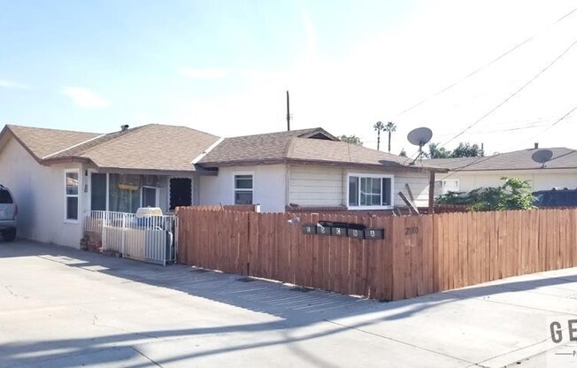 2180 Placentia Ave