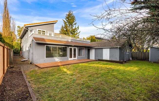 Wonderful 3BD Finn Hill Home in Kirkland with Garage!