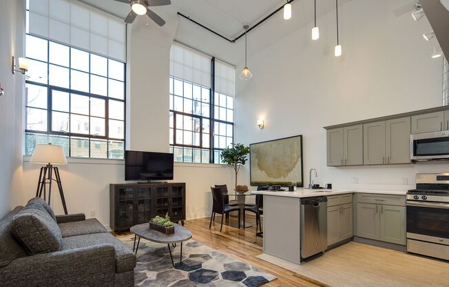 1 bed, 1 bath, 780 sqft, $2,631, Unit 2B