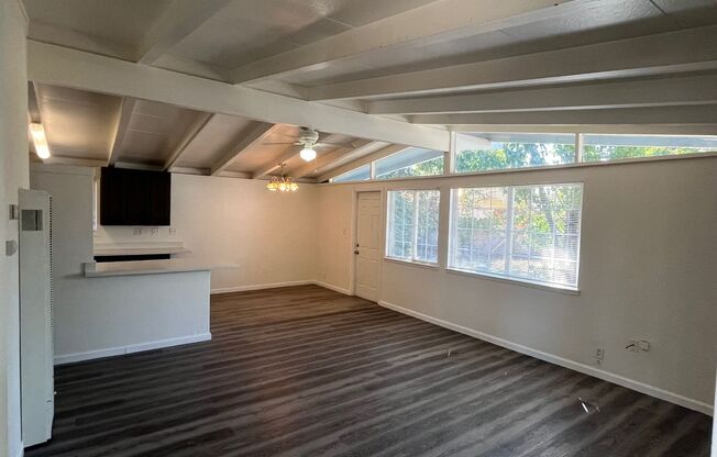 Remodeled 3 Bedroom Home Near Solano Mall Area