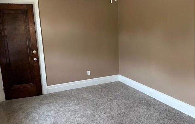 3 beds, 1 bath, $1,550