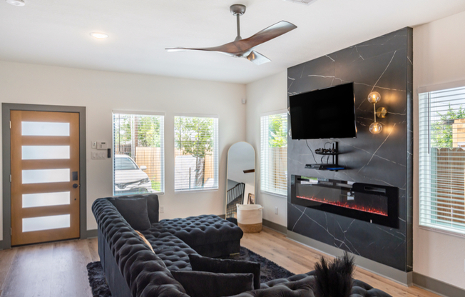 7918 RITZ ST