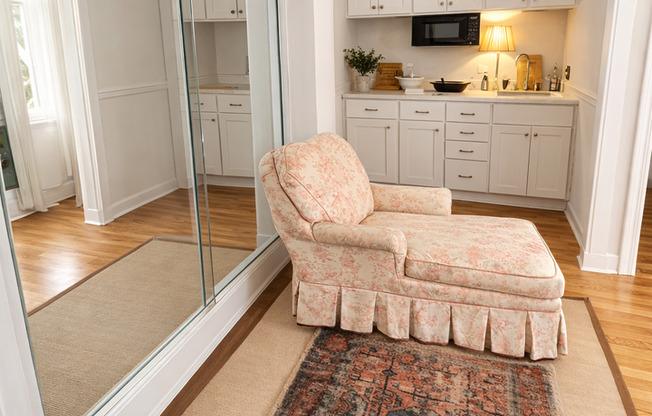 STUDIO DOWNTOWN RUTLEDGE AVENUE-AVAILABLE AUGUST 1, 2026