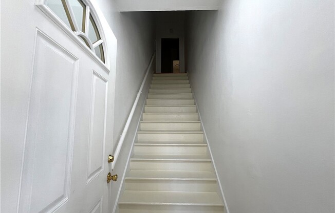 1557 W 36 PL
