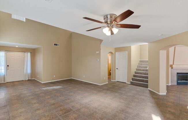 Beautiful 4 Bed 2.5 Bath Vaulted Ceilings, Covered Patio