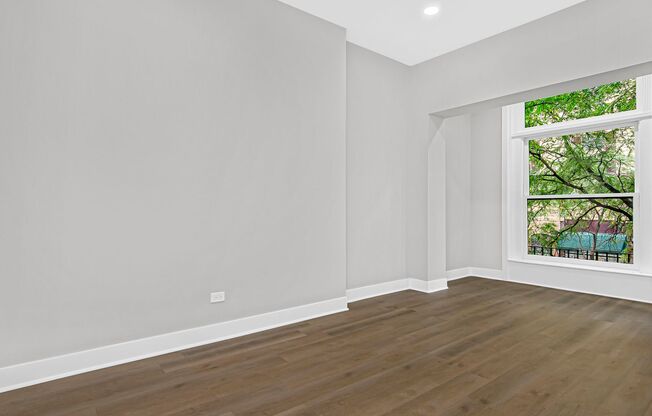 Beautiful 1 Bed Apartment in Ideal Gold Coast Neighborhood