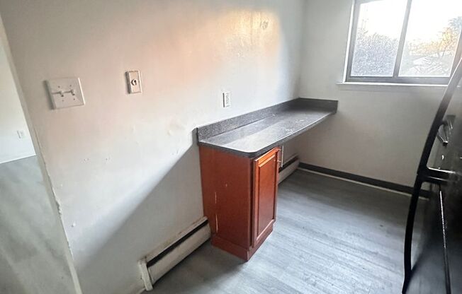 1 bed, 1 bath, $1,050, Unit D3