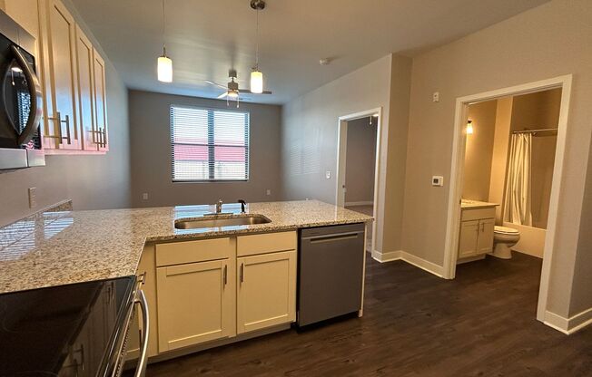 1 bed, 1 bath, 570 sqft, $1,149, Unit 106