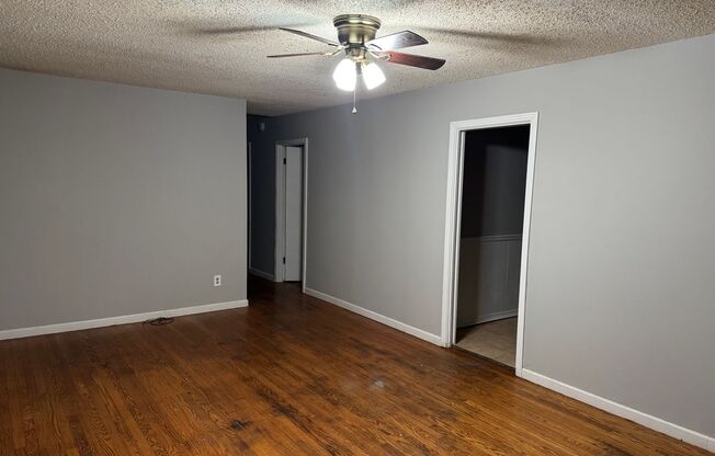 3 beds, 1 bath, $1,395