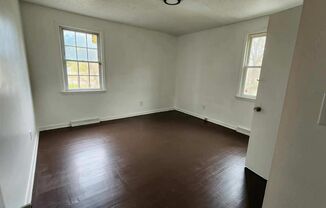 3 beds, 1 bath, $1,395