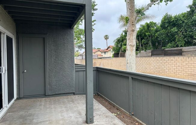 2 beds, 1 bath, 875 sqft, $2,595, Unit 49