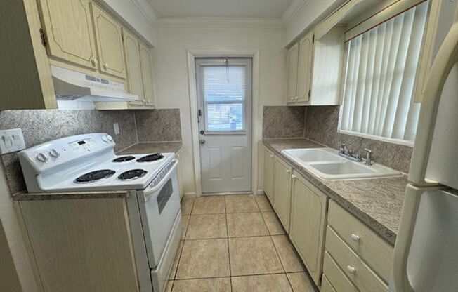 3700 Polk St Hollywood, FL 33021