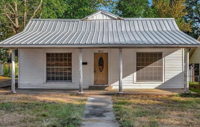 Cute 3 Bedroom 2 Bathroom Home!  Available Now