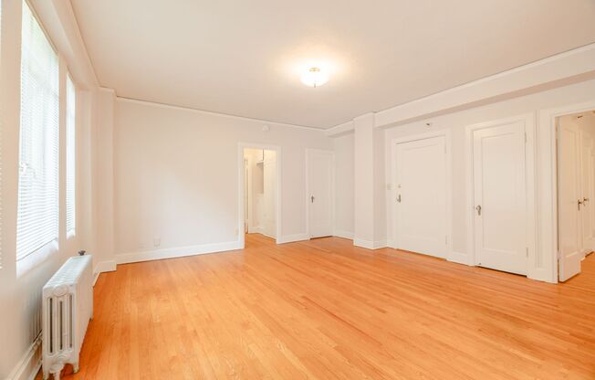 2 beds, 1 bath, 825 sqft, $1,930, Unit 401