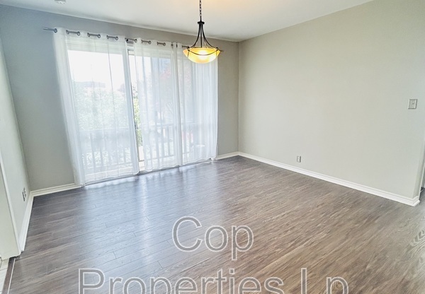 3678 HIDDEN DR