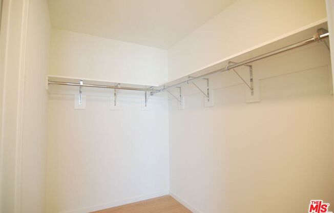 2 beds, 2.5 baths, 1,720 sqft, $5,500, Unit 2406