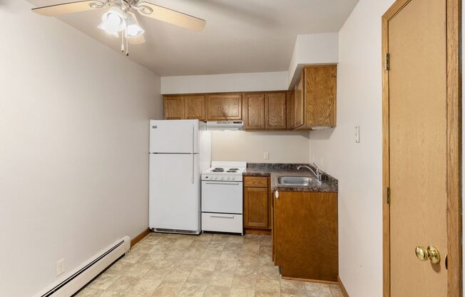 1 bed, 1 bath, $875, Unit Unit 10