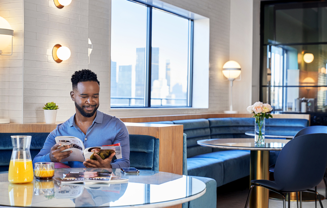 Studio, 1 bath, $3,600, Unit 9B04